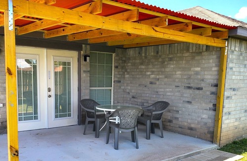 Brownsville Casa | Hamburg Retreat - 3BD/2BA Home, Private Yard!