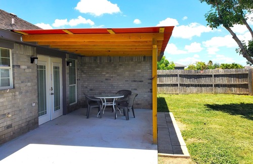 Brownsville Casa | Hamburg Retreat - 3BD/2BA Home, Private Yard!