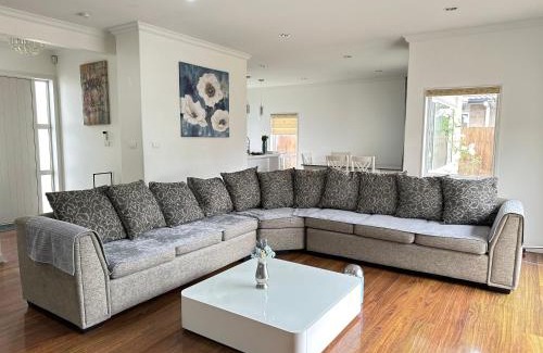 Hamilton Casa | Hamilton Cozy Corner Retreat