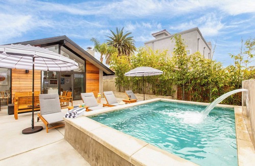 Beach Barber Tract Condominio | Hamilton I by Avantstay Beach House! Rooftop Deck Newly Renovated Bungalow