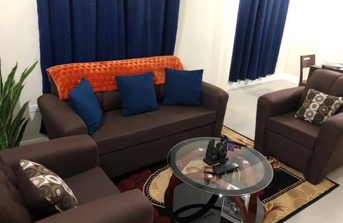 Lucea Casa | Hamilton West