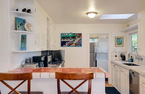 Montecito Casa | ¡NUEVO! Miramar Beach Cottage con patio privado, terraza y solárium: ¡a pie de la playa!