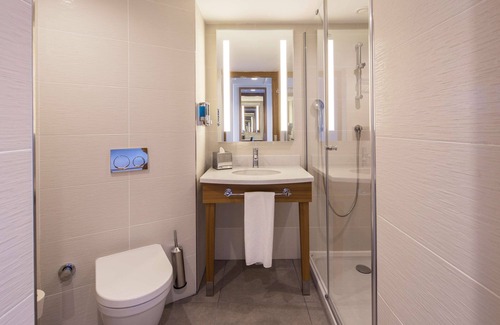Pendik Hotel | Hampton by Hilton Istanbul Kurtkoy