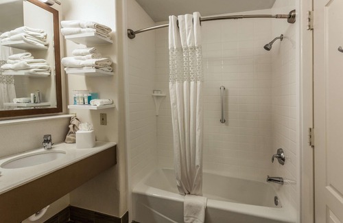 Southeast Colorado Springs Hotel | Hampton Inn Colorado Springs-Airport