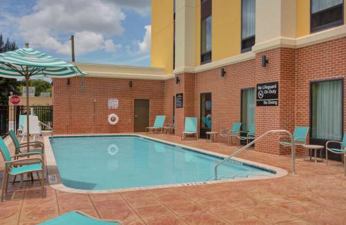 Temple Crest Hotel | Hampton Inn & Suites by Hilton Tampa Busch Gardens Area