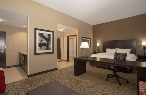 Peck Hotel | Hampton Inn & Suites I-35/Mulvane