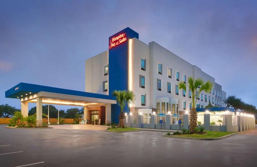 Fulton Hotel | Hampton Inn & Suites Rockport-Fulton