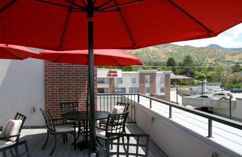 Salt Lake City Hotel | Hampton Inn & Suites Salt Lake City-University/Foothill Drive