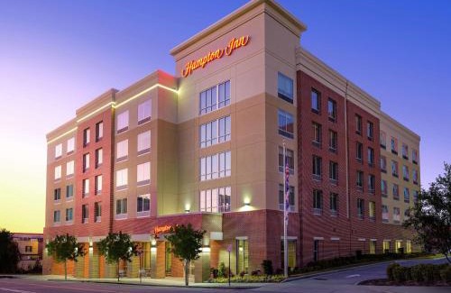 River District Hotel | Hampton Inn Wilmington Downtown