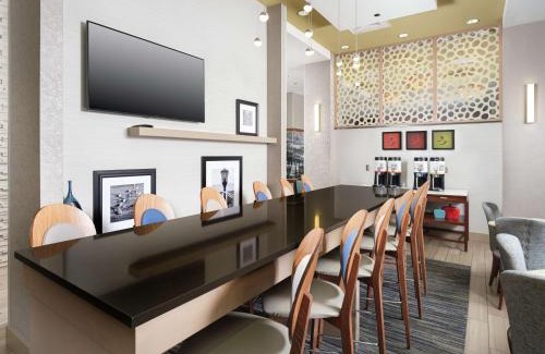 River District Hotel | Hampton Inn Wilmington Downtown