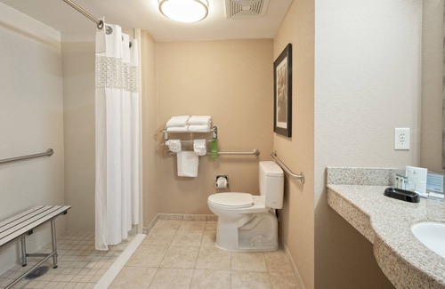 Wilmington Hotel | Hampton Inn Wilmington - University Area/Smith Creek Station