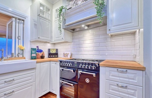 Scarborough Casa | Hamptons Beach House with Heated Plunge Pool