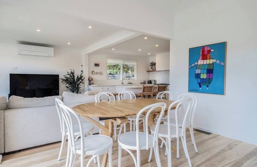 Dromana Casa | Hamptons on Heales Classic Beach House Charm