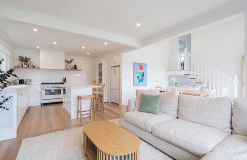 Dromana Casa | Hamptons on Heales Classic Beach House Charm