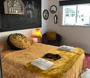 New Plymouth Cama Y Desayuno | Hana Hideaway