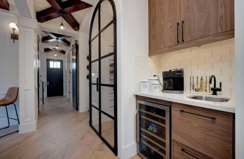 Folsom Casa | Hand Crafted Colonial-Style Home in The Heart of Folsom