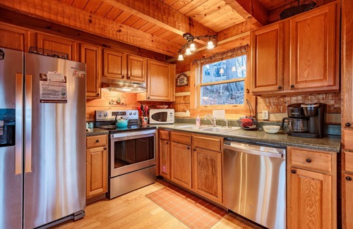 Chalet Village Cabina | Cabaña de madera de lujo con vistas a Smokies, capacidad para 6 personas