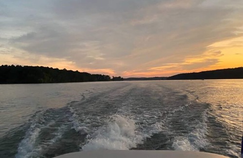Kirby Cabina | Handicap-Accessible Cabin Near Kirby Landing & Lake Greeson – Pet-Friendly