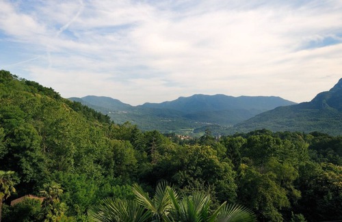 Montegrino Valtravaglia Casa | Chalet hermoso con magnífico jardín y gran piscina