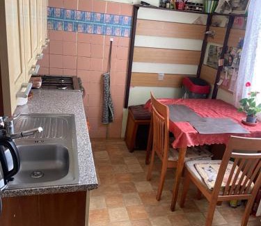 Prague 4 Apartamento | HANDY FLAT WITH SAUNA and TUBE-UBahn