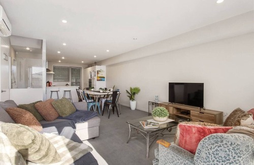 Riccarton Casa | Handy Riccarton Hagley Park CBD 10 Mins