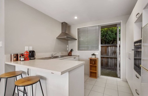 Riccarton Casa | Handy Riccarton Hagley Park CBD 10 Mins