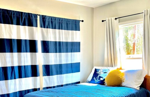 Hanford Casa | Hanford Casita (Home Away from home)
