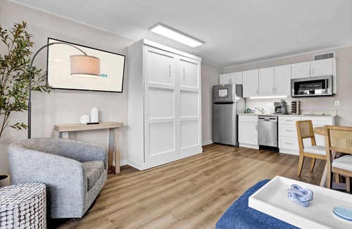 Wrightsville Beach Condominio | Hang Ten at Summer Sands Suites 108 – Newly Remodeled & Pet-Friendly!