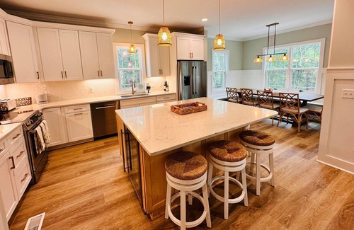 Tranquil Harbour Casa | Hang Zen! This house has it all! 2 minute walk to the beach