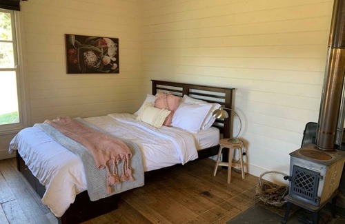 Newham Casa | Hanging Rock Farm Stay