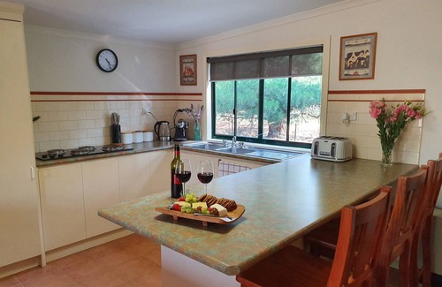 Woodend Casa | Hanging Rock, Bodegas, Woodend, Country Getaway, Bed and Breakfast.