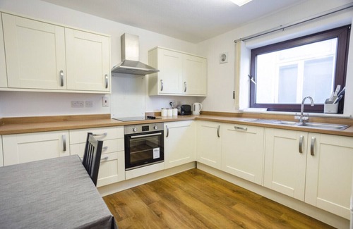 Hanham Apartamento | Hanham Apartment Long Stay Discounts Sleep 9