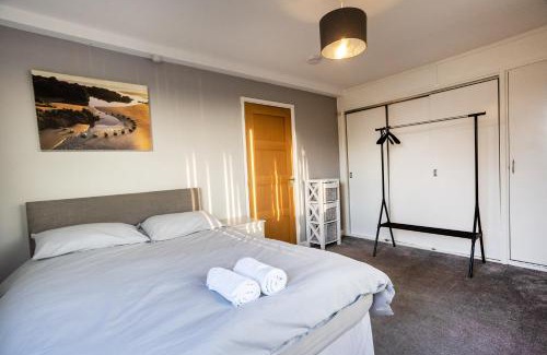 Hanham Apartamento | Hanham Rd Central Location Long Stay Sleeps 9 by ShortStayUK