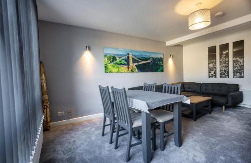 Hanham Apartamento | Hanham Rd Central Location Long Stay Sleeps 9 by ShortStayUK