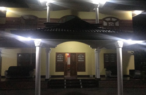 Thalassery Casa | HANNA HOMESTAY Nuestro lugar está lleno de naturaleza