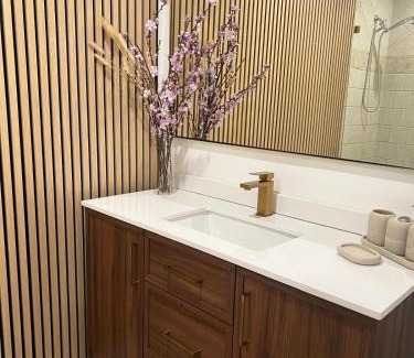 Canoga Park Casa | Hanna's Corner