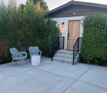 Canoga Park Casa | Hanna's Corner