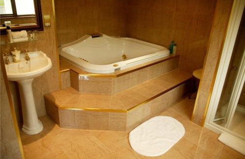 Ballymacarbry Casa | Hanora's Cottage Guesthouse and Restaurant