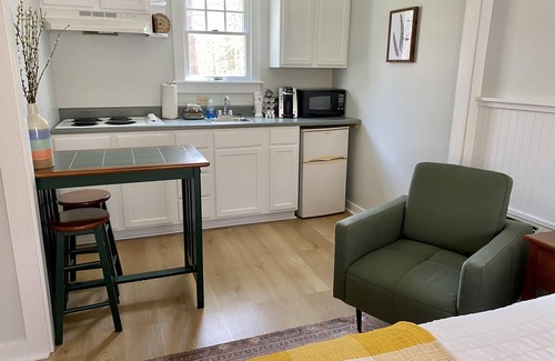 Bar Harbor Cabaña | Hanscom's Motel and Cottages