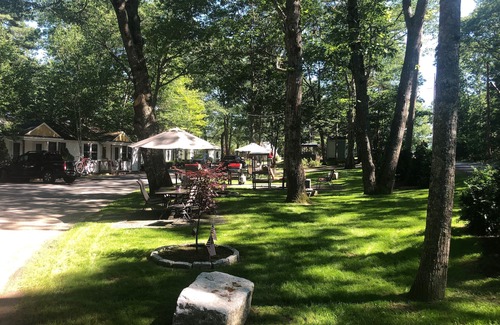 Bar Harbor Cabaña | Hanscom's Motel and Cottages