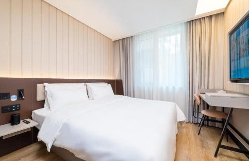 Haidian Hotel | Hanting Hotel Beijing Zhongguancun Haidian Huangzhuang Subway Station