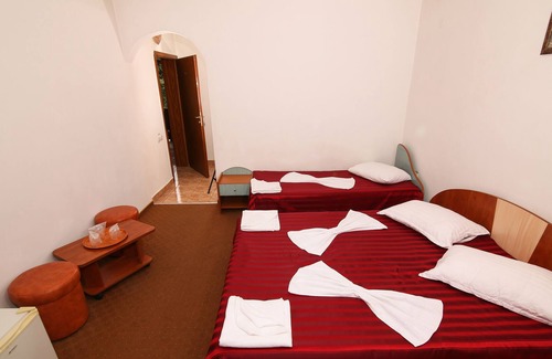 Predeal Apartamento | HANUL COTUL DONULUI- Habitación Triple