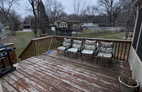 Brooklyn Center Casa | Happiness Hideaway: 6BR Tranquil Gem, 15min from Downtown Minneapolis