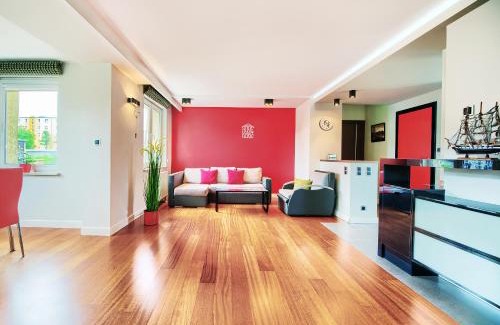 Zaspa Casa | Happiness House Balcony & Nice Garden