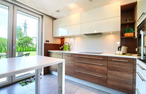 Zaspa Casa | Happiness House Balcony & Nice Garden
