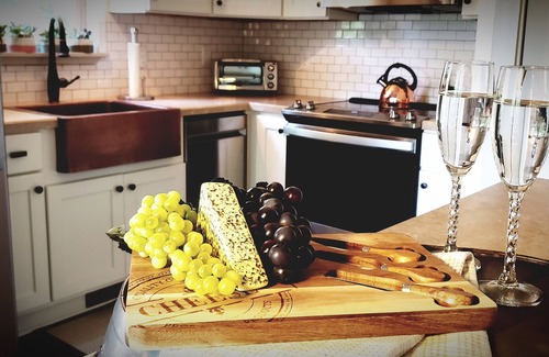 Gatlinburg - Pigeon Forge Cabaña | Happy Camper 1 Bedroom Cottage by RedAwning