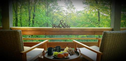 Gatlinburg - Pigeon Forge Casa | Happy Camper cottage