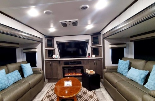 River Ranch Cabaña | HAPPY GLAMPERS RV! Turn-Key Glamping Package! 236