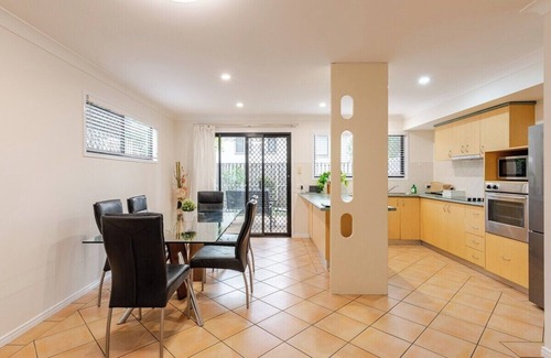 Eight Mile Plains Casa | Happy haven at Eight Mile