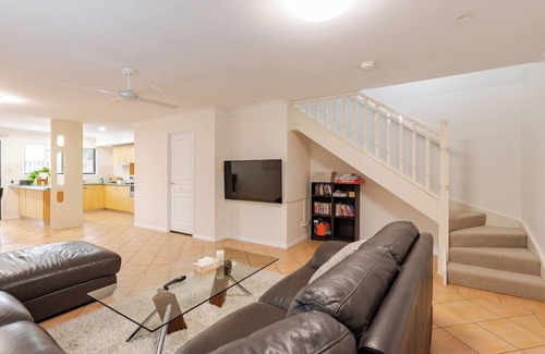 Eight Mile Plains Casa | Happy haven at Eight Mile